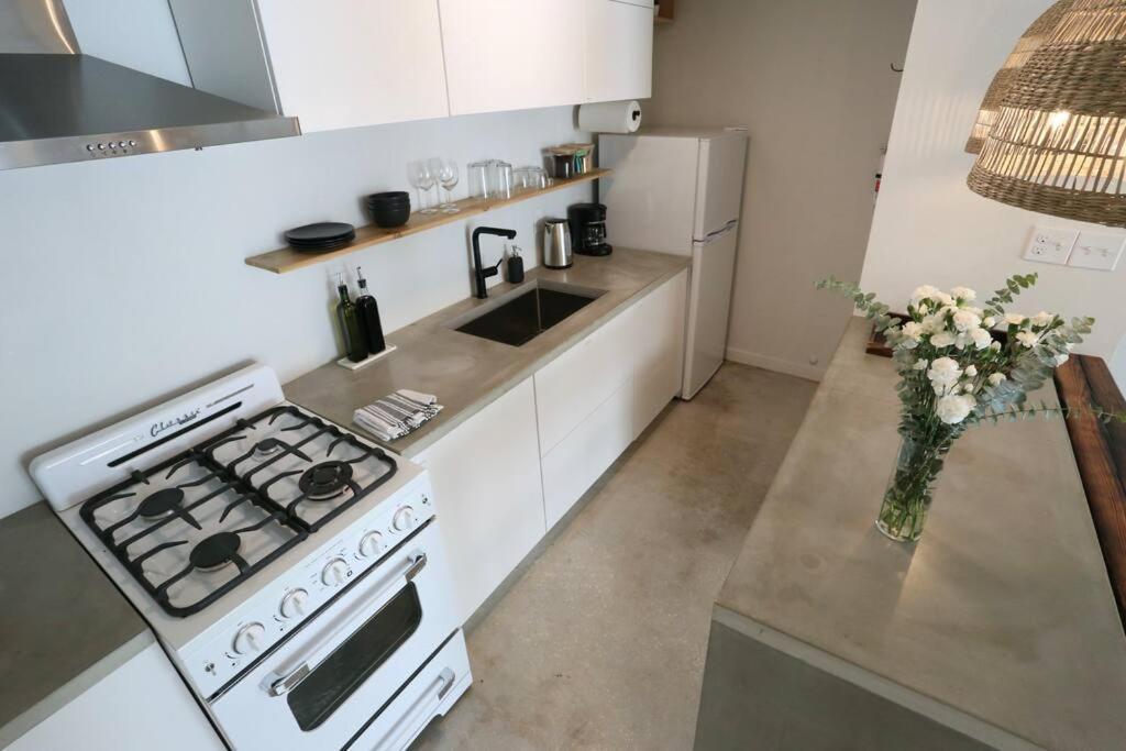 Concrete Suite 5 Min Walk To Shands Uf Gainesville Ngoại thất bức ảnh