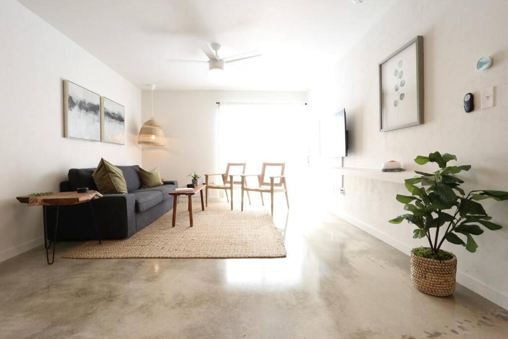 Concrete Suite 5 Min Walk To Shands Uf Gainesville Ngoại thất bức ảnh